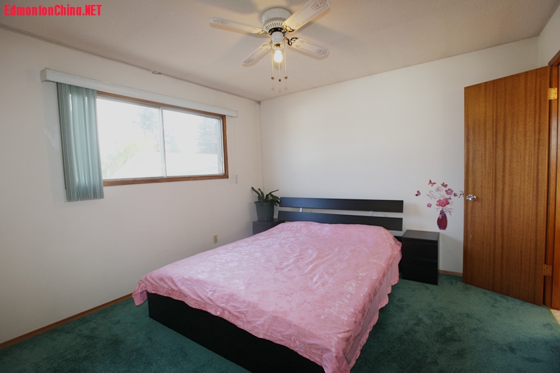 5 Master bedroom.JPG