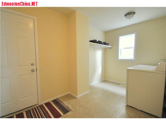 2966 Mcphadden Way_laundryroom.jpg