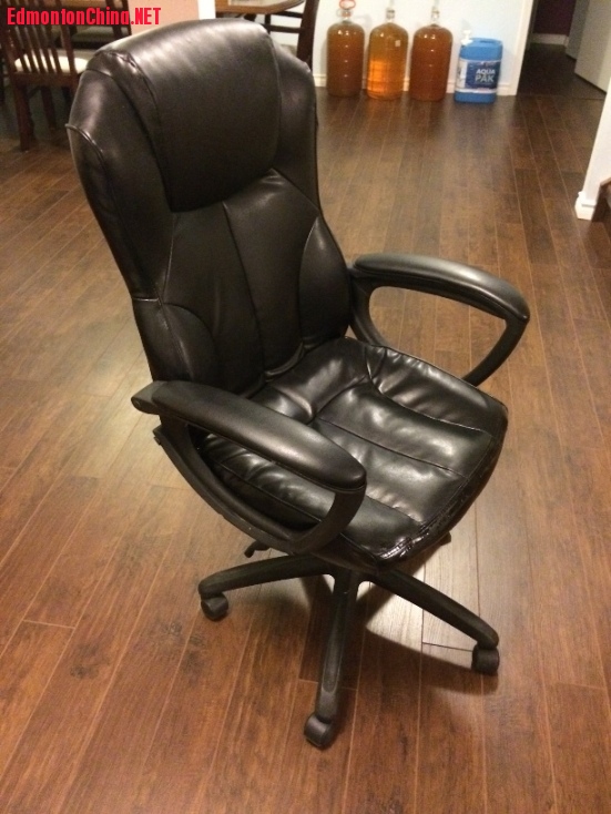 chair black leather.JPG