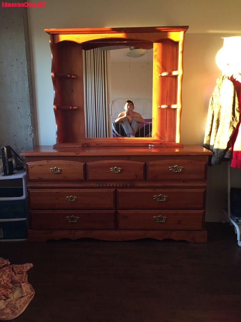 7 dresser with huge mirror