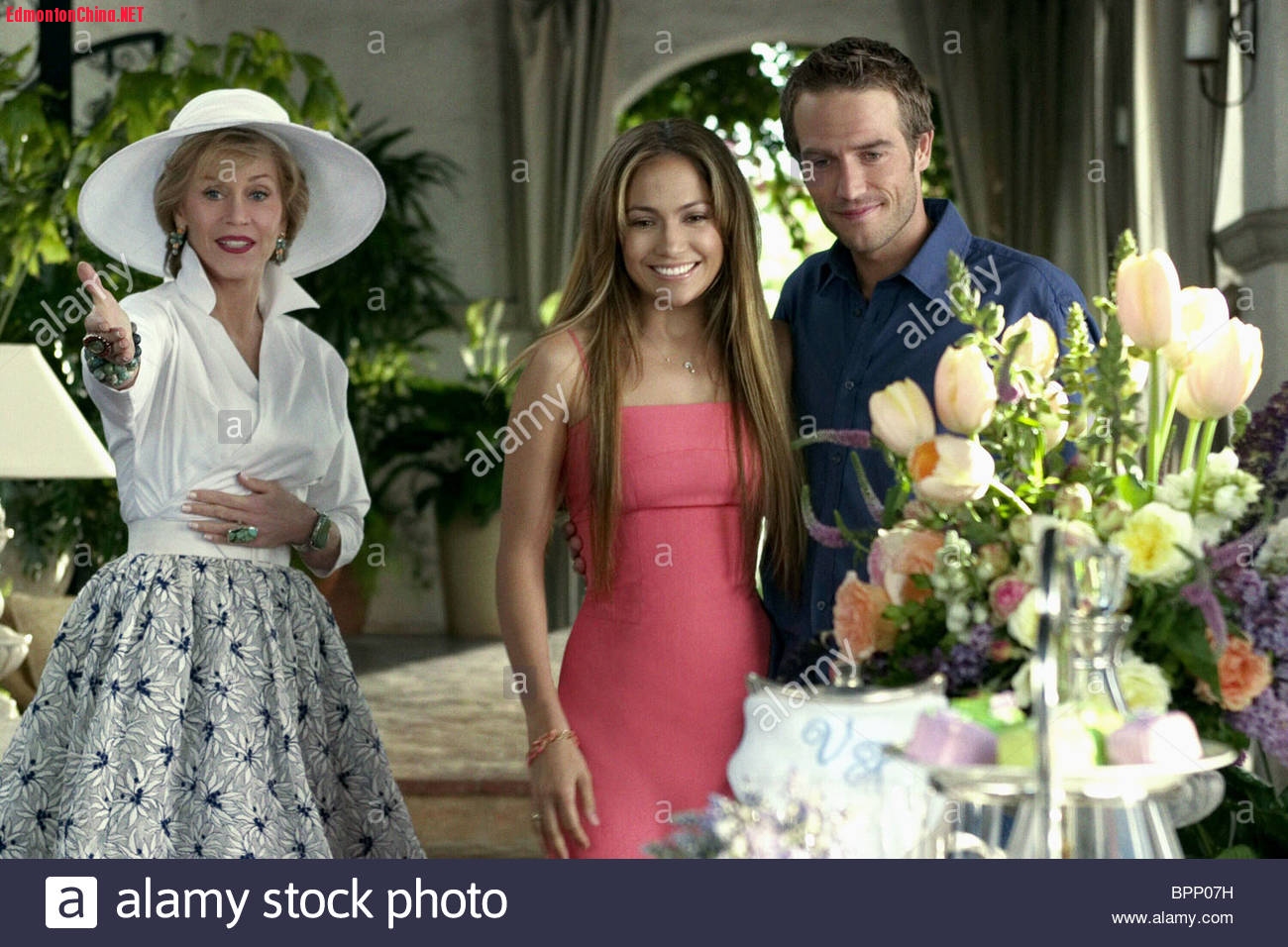 jane-fonda-jennifer-lopez-michael-vartan-monster-in-law-monster-in-BPP07H.jpg