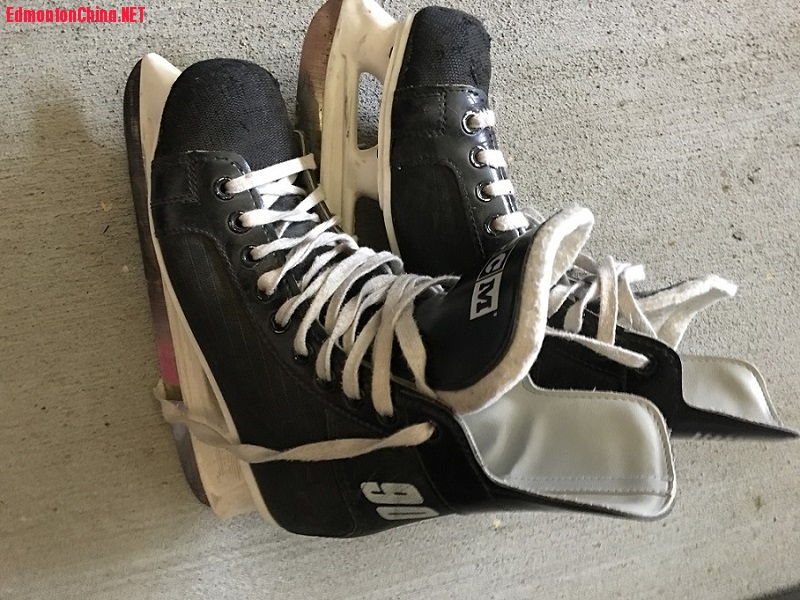  a youth skate size 7 ;