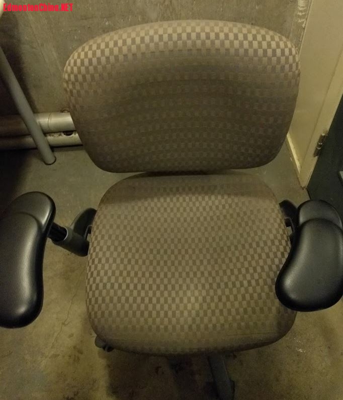 chair.JPG