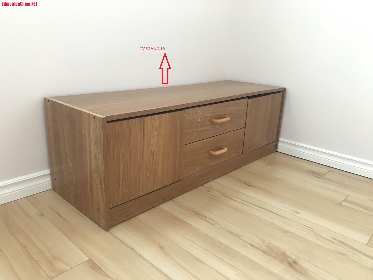 TV STAND $5.jpg